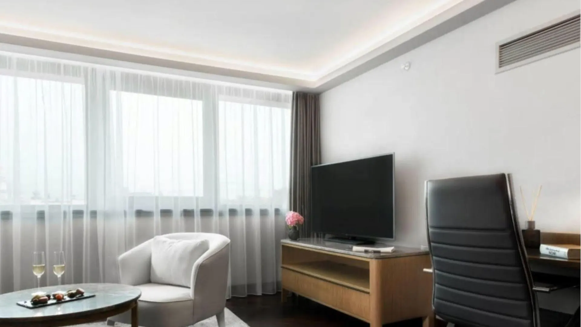 Hotel Intercontinental Sofia By Ihg 5*,