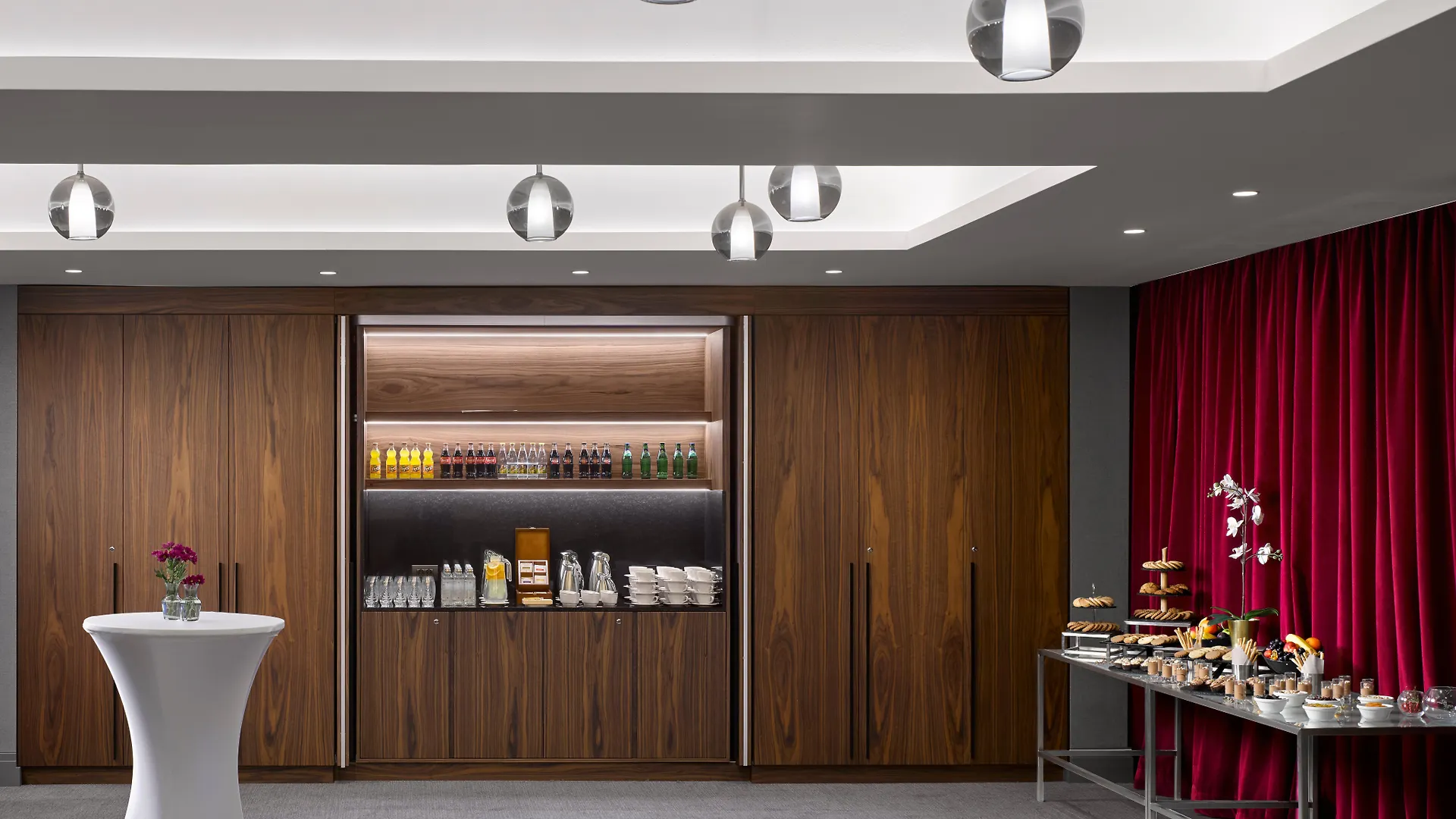 Hotel Intercontinental Sofia By Ihg 5*,